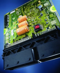 bmw_ecu_4c_diesel_330nm_resize Η βασική λειτουργία της ηλεκτρονικής μονάδας διαχείρισης του κινητήρα είναι η ρύθμιση με ακρίβεια χιλιοστών των συστημάτων ψεκασμού και ανάφλεξης.