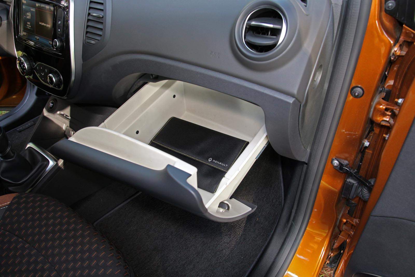 Kia Stonic Vs Renault Captur