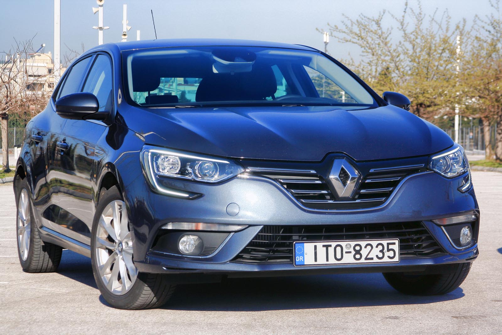 Peugeot 308 Vs Renault Megane