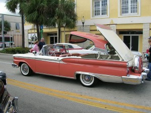     Ford Fairlane 500 Skyliner (1954)