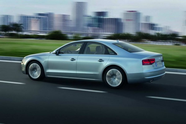 2013-audi-a8-hybrid-2_resize