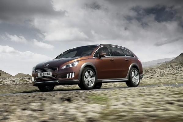 peugeot-508-rxh-diesel-electric-hybrid-crossover-14