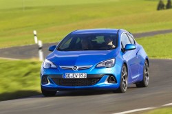 opel-astra-opc-2012-engine-1