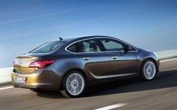 opel-astra_sedan_2013-4