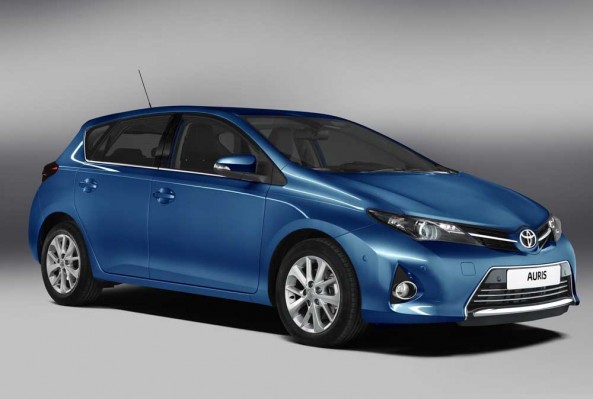 new_toyota_auris_2013-9