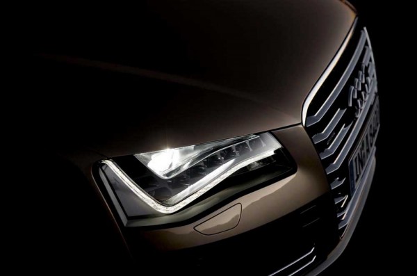 Audi A8 4.2 FSI quattro /Detail