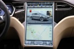 Tesla-Model_S_2013_screen (1)