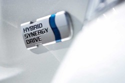 Toyota-Yaris_Hybrid_2013_1000_a (2)