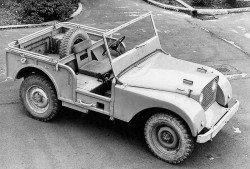 Land-Rover-65-YEARS-1