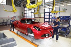 Alfa-Romeo-4C-in production line (14)