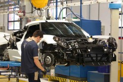 Alfa-Romeo-4C-in production line (31)