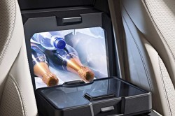 MERCEDES-S-CLASS-LOUNGE-9