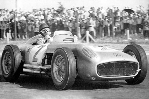 MERCEDES-W196-SILVER-ARROW-1
