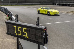 Mercedes-Benz-SLS-AMG-Coupé-Electric-Drive-rekord (2)