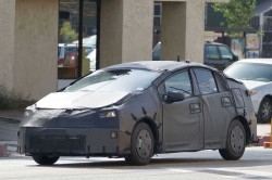 TOYOTA-PRIUS-NEW-1a
