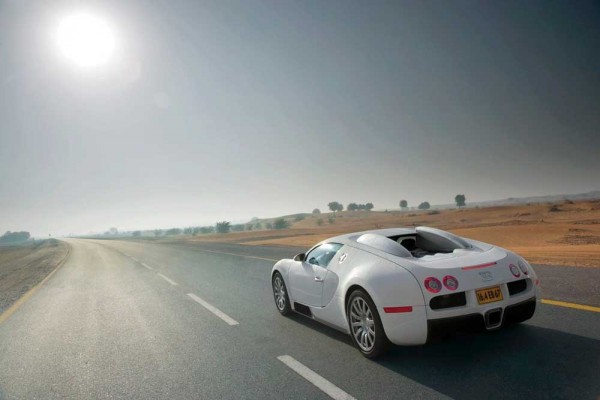 bugatti-veyron-white-rent-for-19000 euros per day