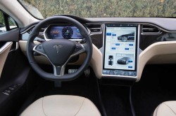 TOUCH-SCREENS-1-tesla-model-s