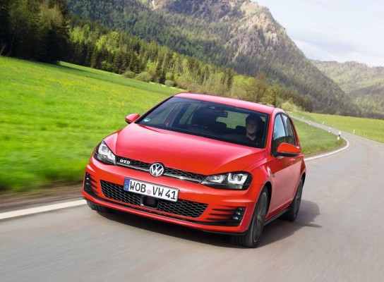 Volkswagen-Golf_GTD_2014_caroto (8)