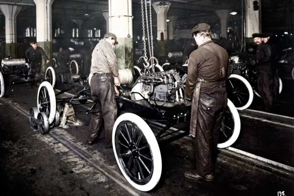 Ford-old-assembly-line (2)