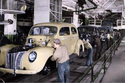 Ford-old-assembly-line (3)