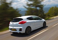 Kia-Pro_Ceed_GT_2014_1000_times GR (3)