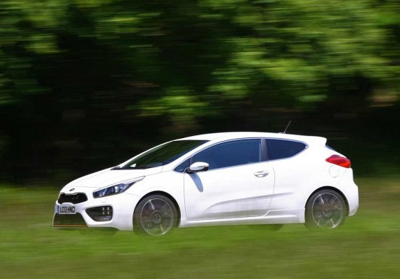 Kia-Pro_Ceed_GT_2014_1000_times GR (4)