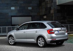 Skoda-Rapid_Spaceback_2014_1000gr (2)