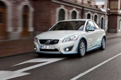 VOLVO C30 ELECTRIC CORDLESS CHARGING_5