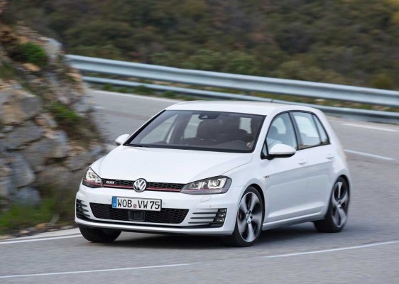 Volkswagen-Golf_GTI_2013_caroto_test (2)