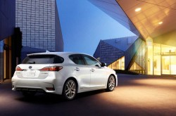 Lexus_CT200h (1)