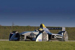 Spark-Renault SRT_01E Formula E race car on the track  (2)