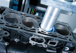 Audi Standort Ingolstadt/Laserbelichtung einer Zylinderlaufflaeche