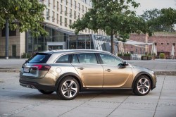 Opel-Insignia-Country-Tourer-FWD (2)