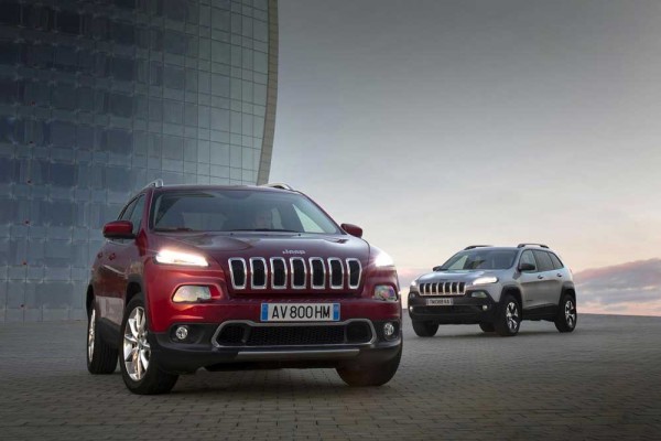 2014 Jeep Cherokee Euro-spec (8)