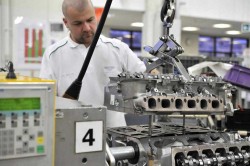 Bentley plans boosting production of W12 engine (2)