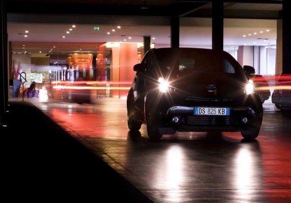 Toyota-iQ_2009_1000_2009 (1)