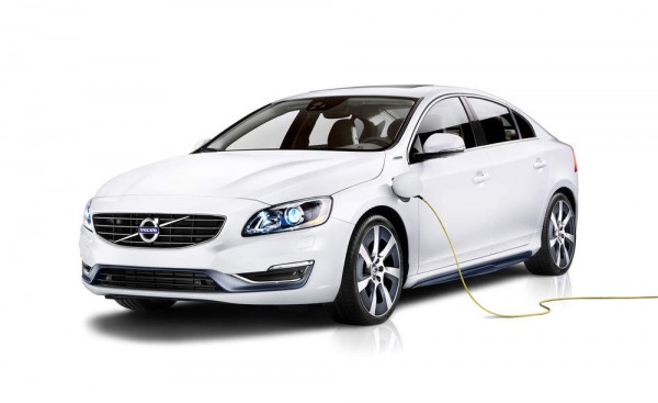 VOLVO-S60L-PLUG-IN-2