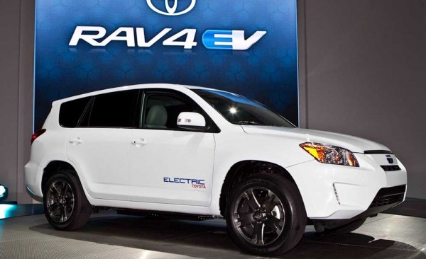 Toyota RAV4 EV Tesla end (2)