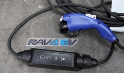 Toyota RAV4 EV Tesla end (3)