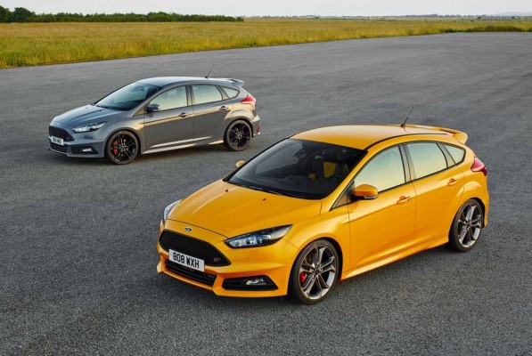 Ford-Focus_ST_2015_1600x1200_wallpaper_0a