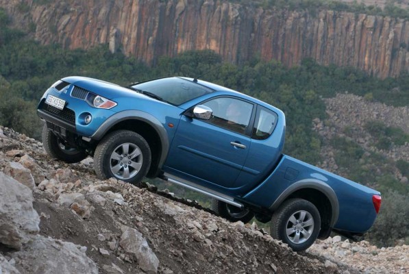 Mitsubishi-L200_Club_Cab_2007_14645