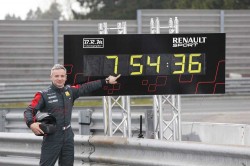 Renault Megane RS 275 Trophy-R speed rekord (1)