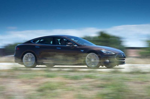 Tesla-Model_S_2013_4363456 (2)