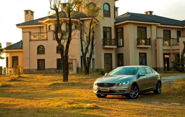 Volvo-S60L-2