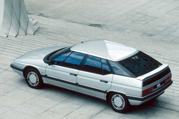 With its Hydractive suspension continued the Citroen XM in 1989 an alternative accent in the upper middle class