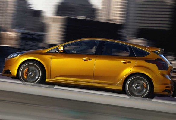 Ford-Focus_ST_2012_456