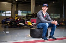 Toro Rosso confirms 16 year old Verstappen as F1 youngest ever race driver  (2)