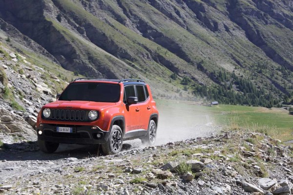 Jeep-Renegade-Trailhawk-2015-Europe (2)