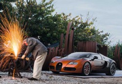 Bugatti-Veyron_Grand_Sport_Bernar_Venet_2012_167