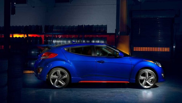 Hyundai-Veloster_Turbo_R-Spec_2014_16
